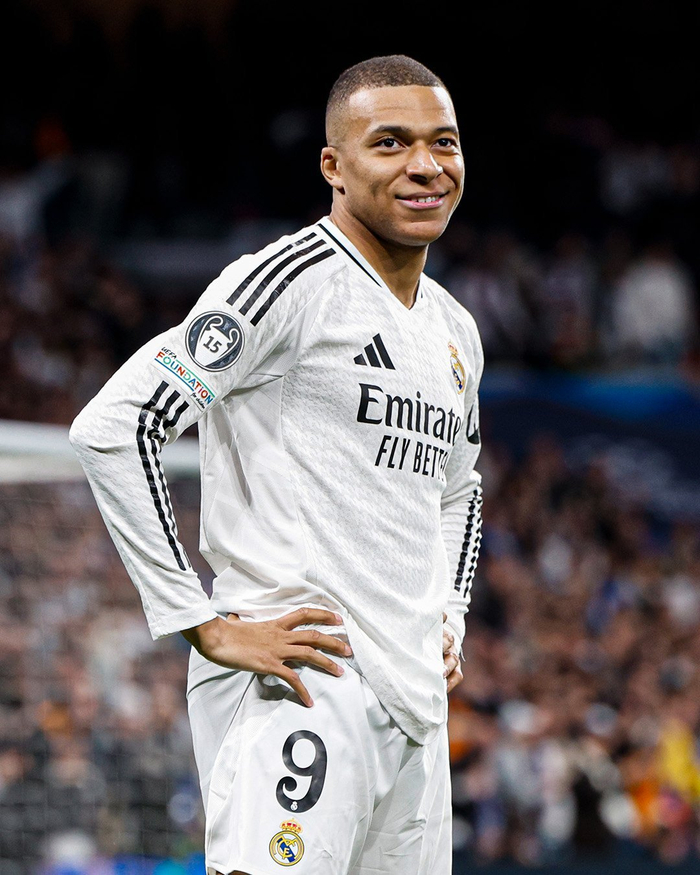 太阳报：利物浦旧将迪乌夫因拒付子女抚养费，正面临入狱风险（太阳报：前利物浦球员迪乌夫拒付子女抚养费，或面临入狱）