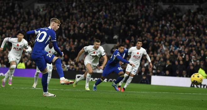 掘金约基奇豪取三双助球队连胜（约基奇三双发威，掘金延续连胜）