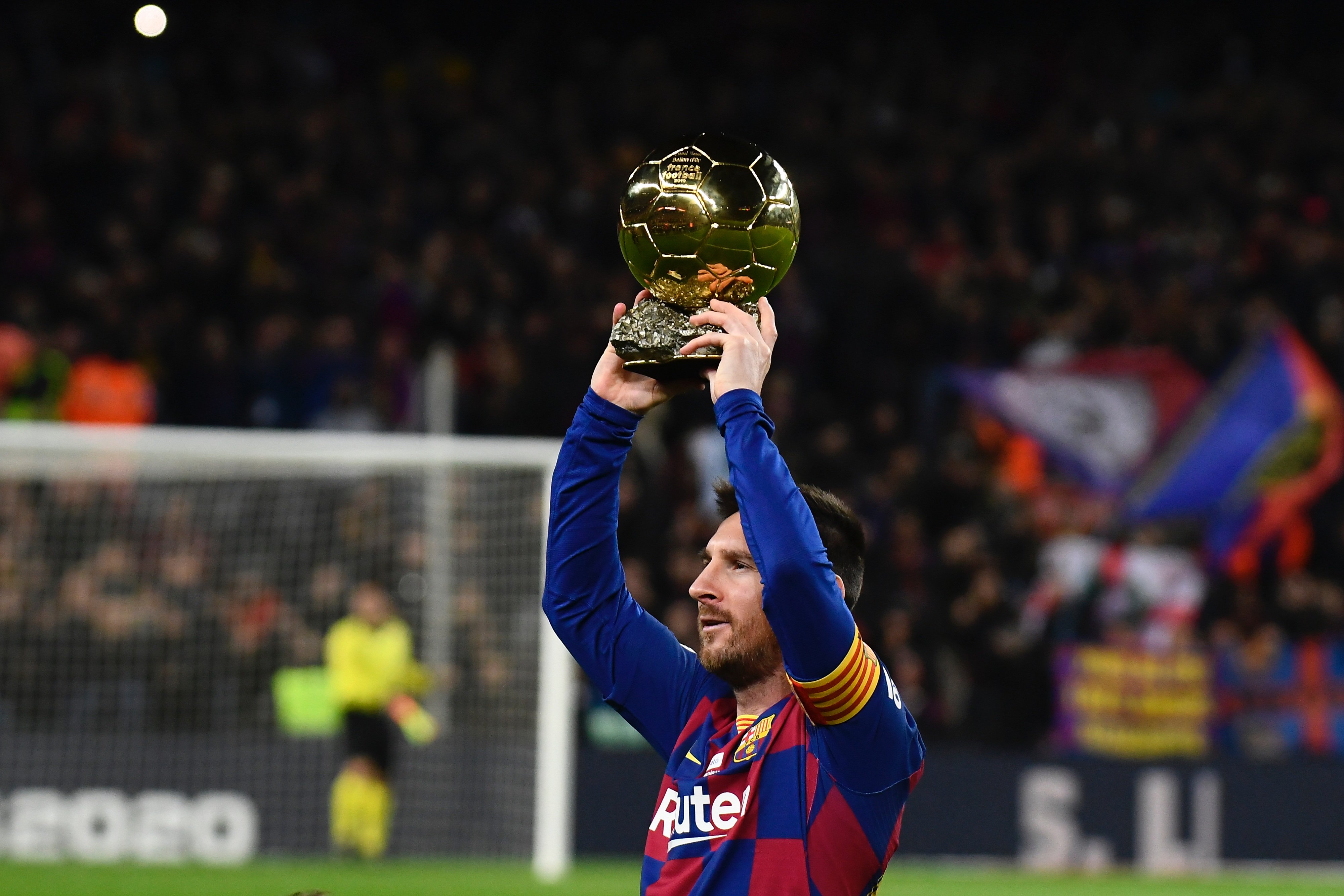 懂球帝2025年10月足坛MVP：姆巴佩蝉联！（姆巴佩再度当选懂球帝2025年10月足坛MVP）