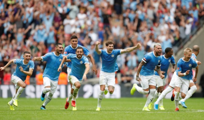 中国最孤独的奥运冠军，一人走过终点夺得冠军，却发现教练组弃她而去（中国奥运冠军的孤独瞬间：独自冲线夺金，回头不见教练组）